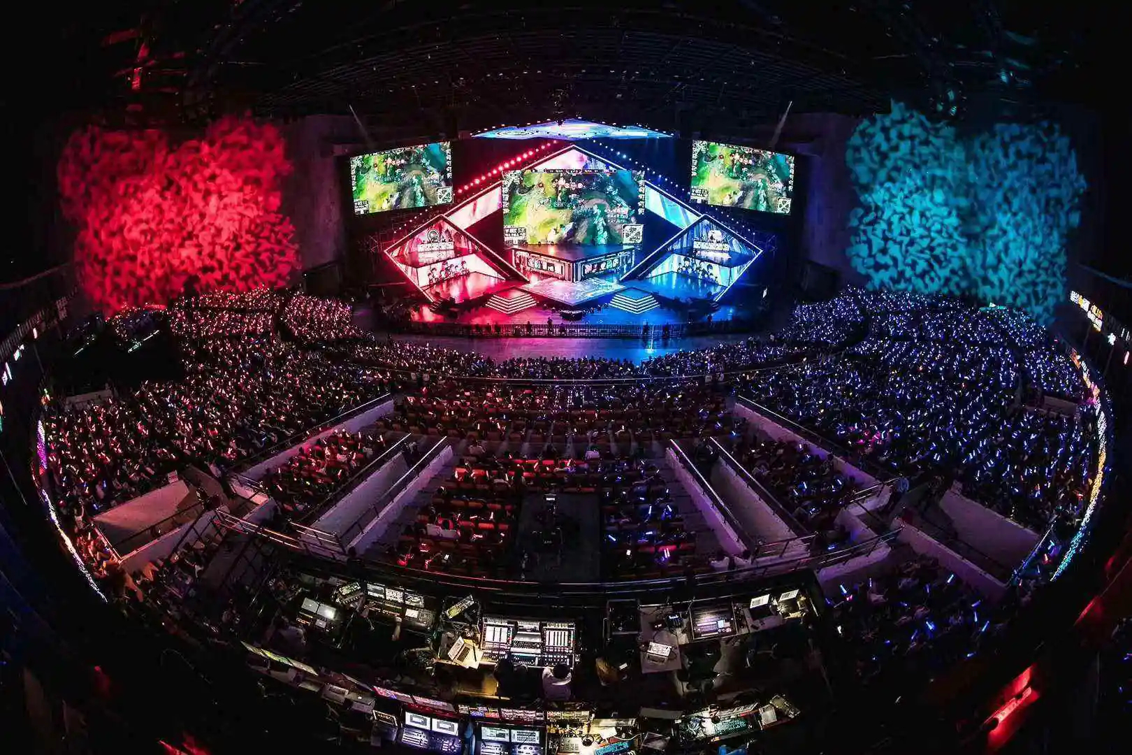 WBG战队训练赛英雄选择分歧，BP争议引发电竞圈热议